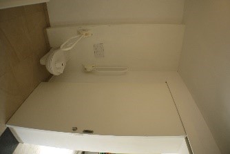 Kleine foto met daarin de uitrusting van het toilet